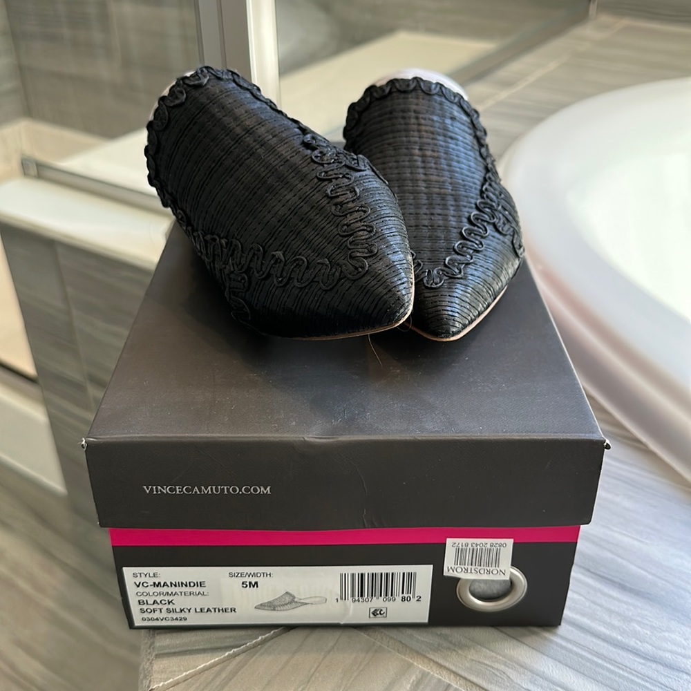 Like New Vince Camino Flats
